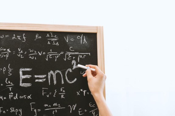 How do we know Einstein was dyslexic?